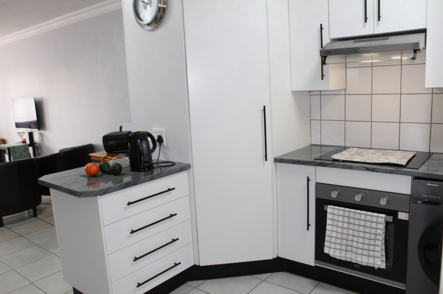 To Let 2 Bedroom Property for Rent in Heiderand Western Cape